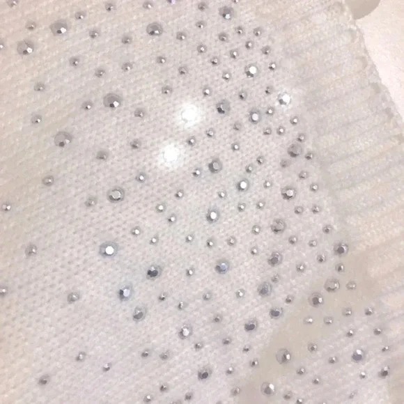 Metallic‎ Silver Studded Ivory Knit Scarf - Picture 6 of 7